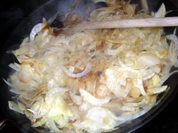 Whisky-Hähnchenschenkel auf Fenchelbett mit Drillingen - Rezept - Bild Nr. 5