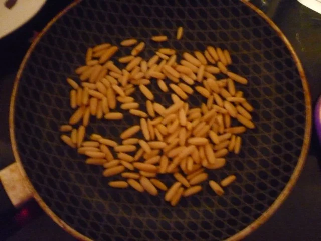 Rucola-Basilikumsalat mit Erdbeeren - Rezept - Bild Nr. 3