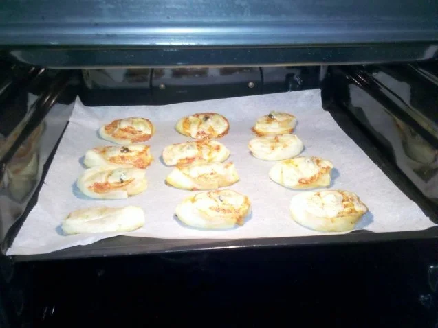 Gebäck: Pikante Ajvar-Schnecken - Rezept - Bild Nr. 3