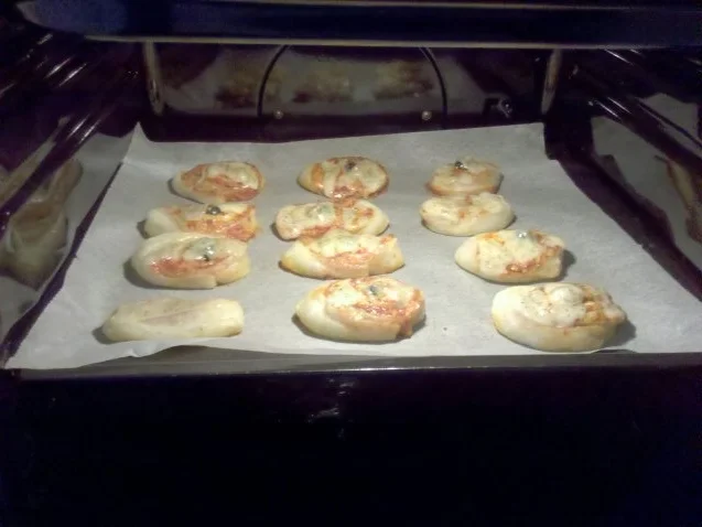 Gebäck: Pikante Ajvar-Schnecken - Rezept - Bild Nr. 4