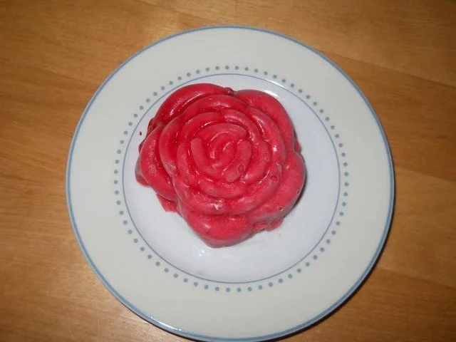 Rezept: Erdbeer Schnittlauch Eis Bild Nr. 2 Erdbeer Schnittlauch Eis - Rezept - Bild Nr. 2