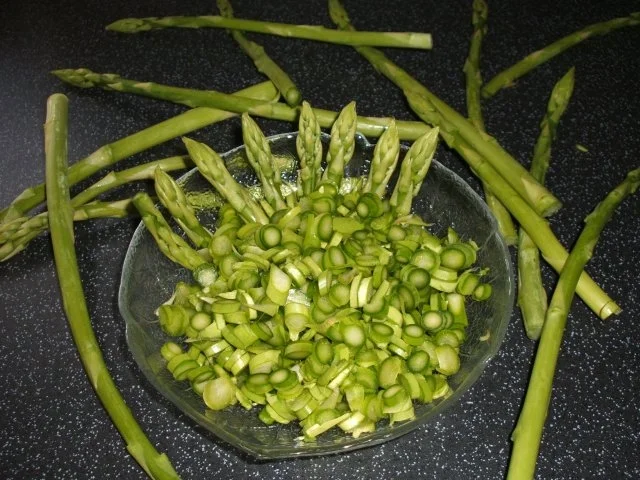 Spargelpfanne mit Rucola, Schinken und Parmesan - Rezept - Bild Nr. 2