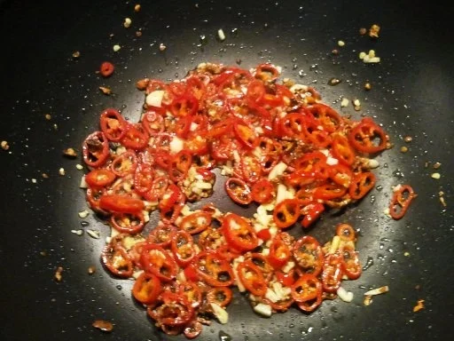 Rezept: Spaghetti Diavolo Aglio Olio e Gamberi e Peperoncini Bild Nr. 5 Spaghetti Diavolo Aglio Olio e Gamberi e Peperoncini - Rezept - Bild Nr. 5