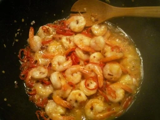 Rezept: Spaghetti Diavolo Aglio Olio e Gamberi e Peperoncini Bild Nr. 8 Spaghetti Diavolo Aglio Olio e Gamberi e Peperoncini - Rezept - Bild Nr. 8