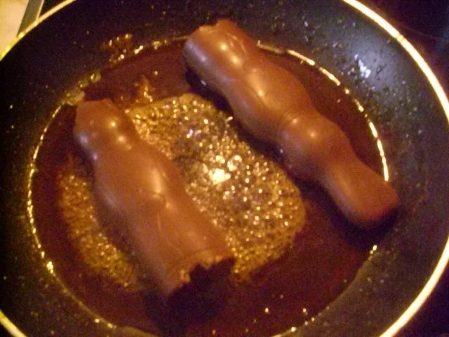 Ananas-Melone auf Erdbeerspiegel und  Karamell-Schoko-Soße - Rezept - Bild Nr. 7