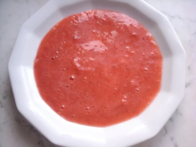 Ananas-Melone auf Erdbeerspiegel und  Karamell-Schoko-Soße - Rezept - Bild Nr. 9