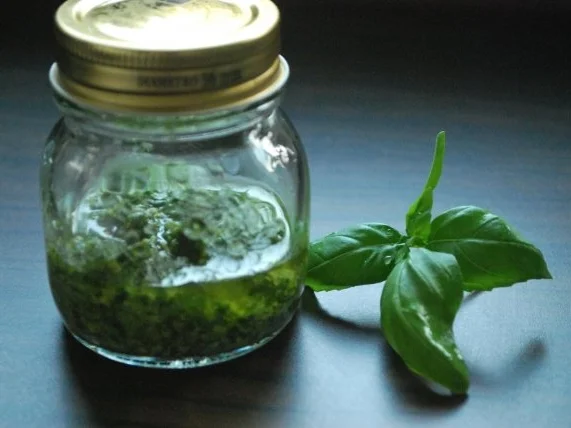 Basilikum-Pesto - Rezept - Bild Nr. 3