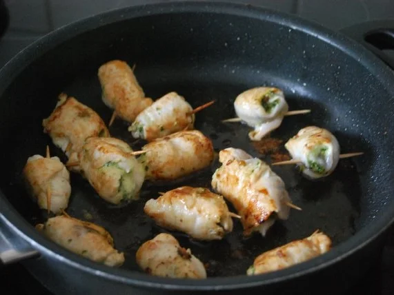 Pesto-Hähnchenröllchen - Rezept - Bild Nr. 4