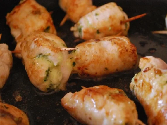 Pesto-Hähnchenröllchen - Rezept - Bild Nr. 5