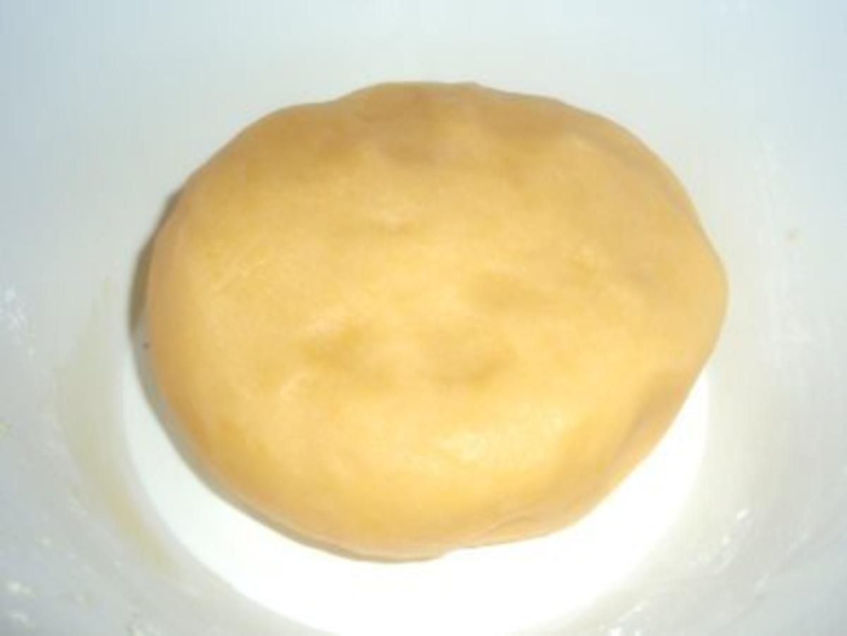 Torte: Rhabarber-Mandel-Quark-Torte - Rezept - Bild Nr. 2