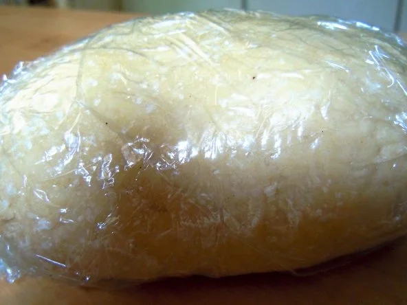 Ravioli mit Gorgonzola-Walnuss-Füllung und Salbeibutter - Rezept - Bild Nr. 5