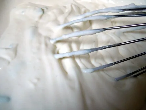 Limettenmousse auf glasierten Erdbeeren - Rezept - Bild Nr. 2