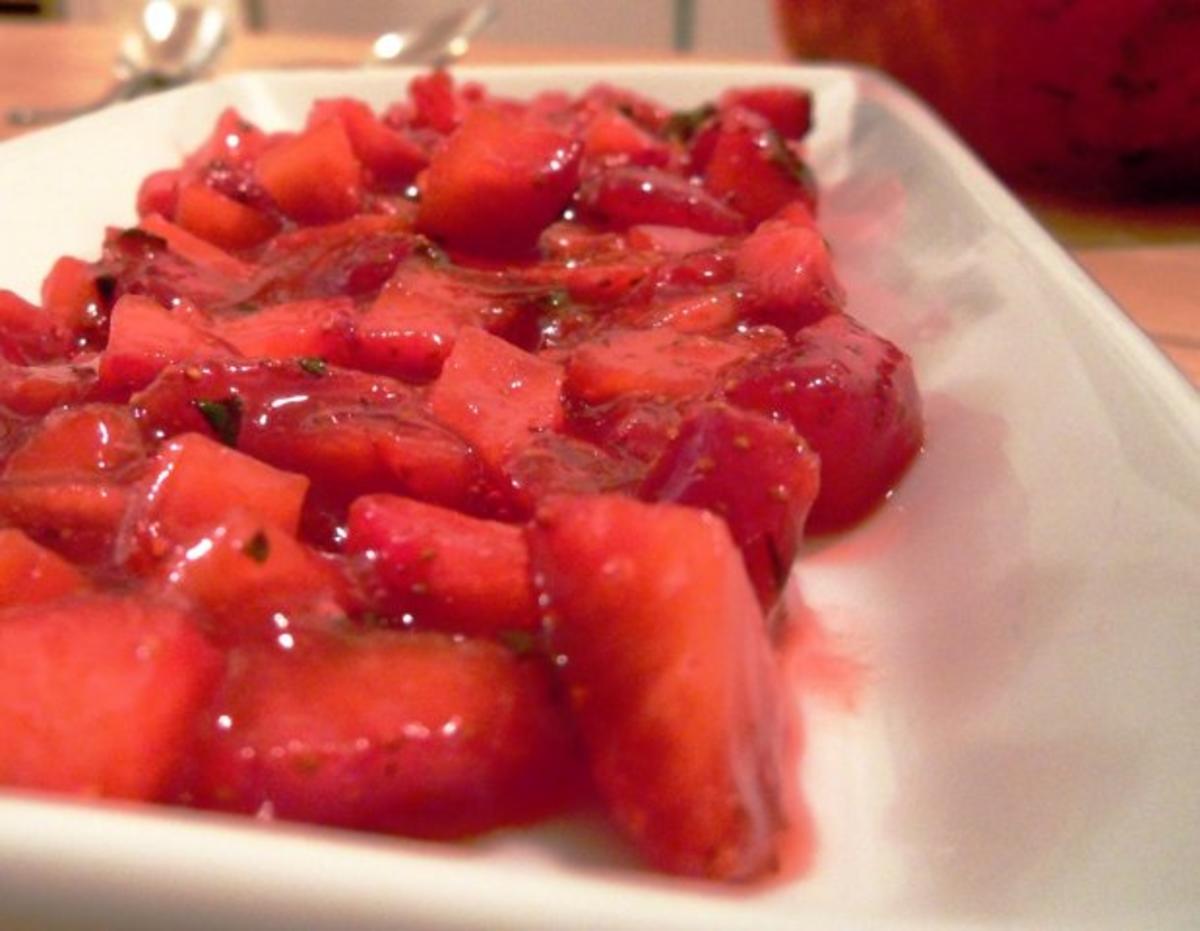 Limettenmousse auf glasierten Erdbeeren - Rezept - Bild Nr. 6