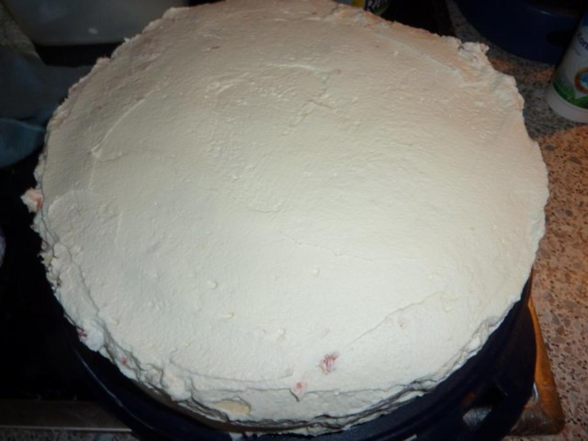 Torten: Rhabarber-Tiramisu-Torte - Rezept - Bild Nr. 15