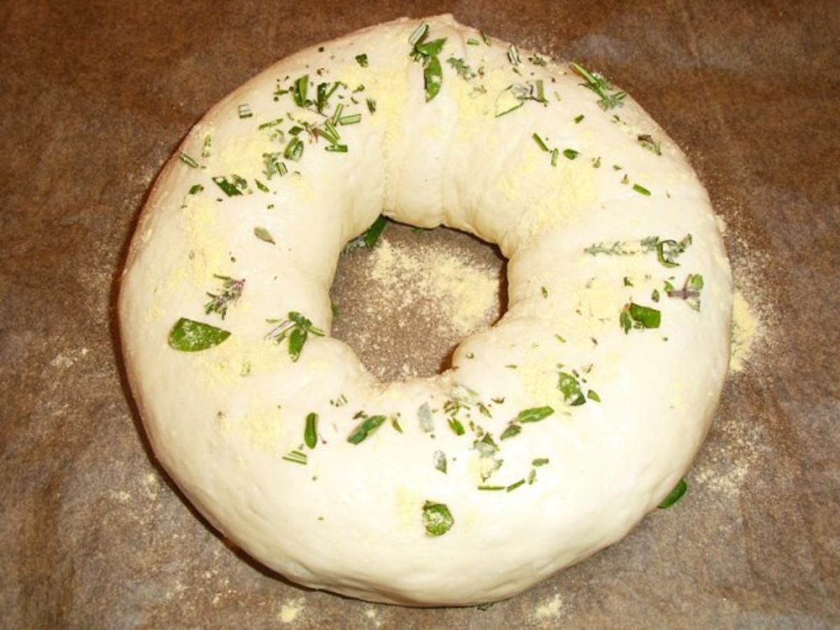 Brot: Anello di Pane con olive - Rezept - Bild Nr. 3