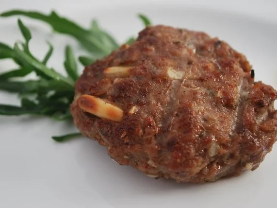 Rezept: Pinienkern-Frikadellen vom Grill Pinienkern-Frikadellen vom Grill - Rezept