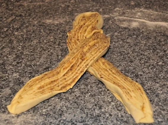 Rezept: Nuss Marzipan Zopf Bild Nr. 9 Nuss Marzipan Zopf - Rezept - Bild Nr. 9