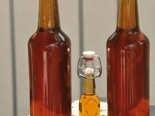 Rezept: Fliederlikör Bild Nr. 5 Fliederlikör - Rezept - Bild Nr. 5