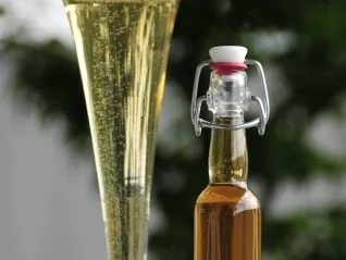 Rezept: Fliederlikör Fliederlikör - Rezept