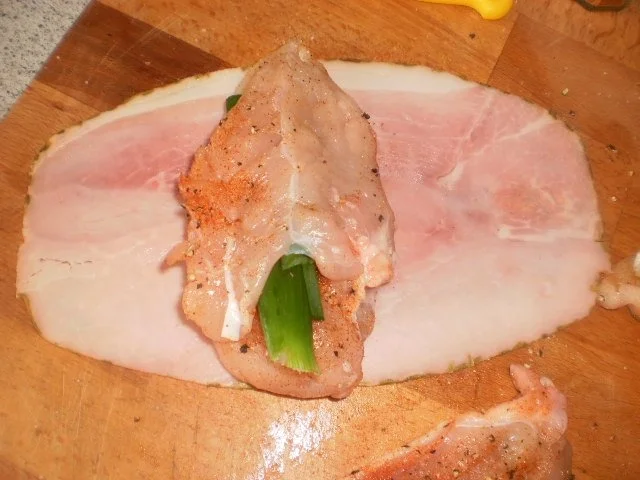 Hähnchenbrust im Kochschinkenmantel ~ grüner Spargel - Rezept - Bild Nr. 4