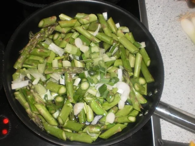 Hähnchenbrust im Kochschinkenmantel ~ grüner Spargel - Rezept - Bild Nr. 7