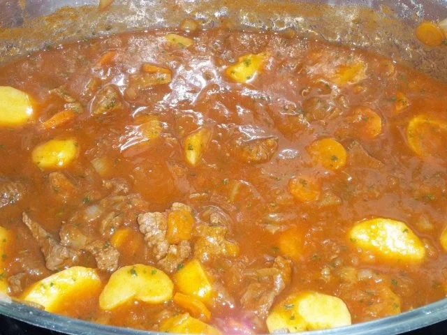 Rezept: Gulasch Bild Nr. 2 Gulasch - Rezept - Bild Nr. 2