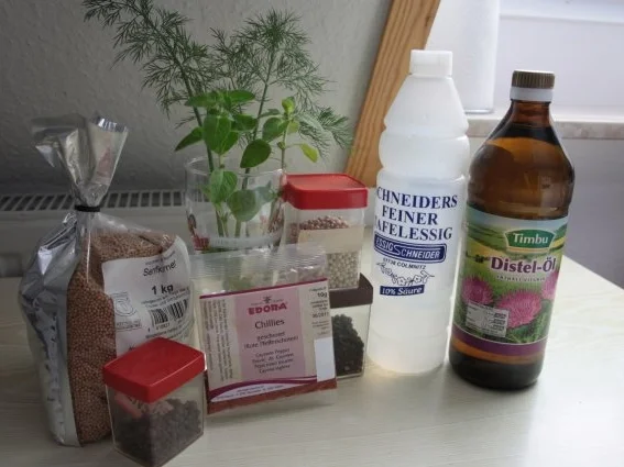 Rezept: Gewürzöl: Chili-Öl Bild Nr. 2 Gewürzöl: Chili-Öl - Rezept - Bild Nr. 2