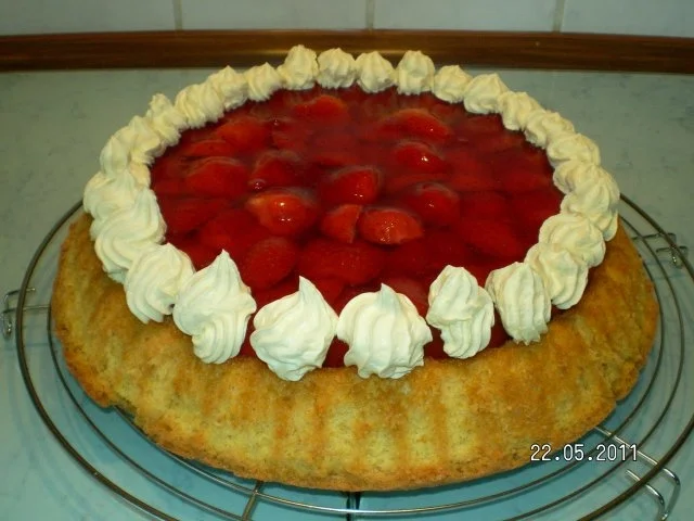 Biskuitboden mit Erdbeeren - Rezept - Bild Nr. 3