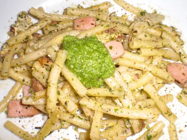 Rezept: scharfe Nudelpfanne mit Basilikumpesto Bild Nr. 4 scharfe Nudelpfanne mit Basilikumpesto - Rezept - Bild Nr. 4