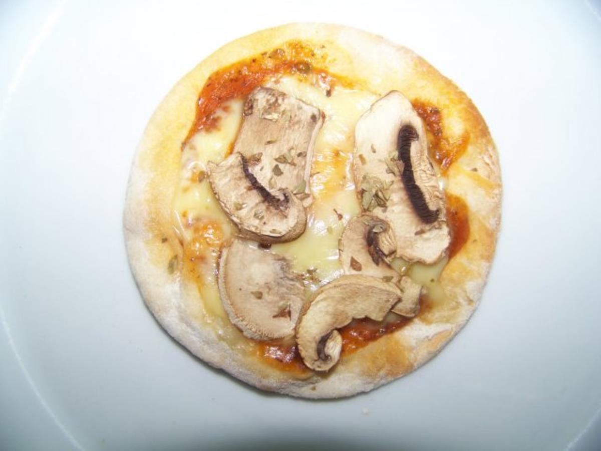 Pizzatapas 4Stk pro Person - Rezept - Bild Nr. 6