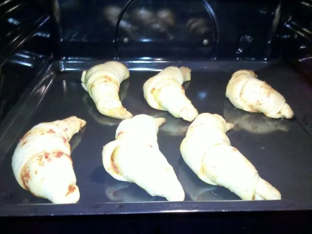 Frühstück: Ajvar- und Sambal Oelek-Croissants - Rezept - Bild Nr. 5