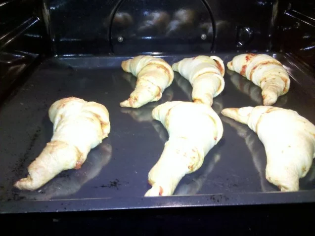 Frühstück: Ajvar- und Sambal Oelek-Croissants - Rezept - Bild Nr. 6