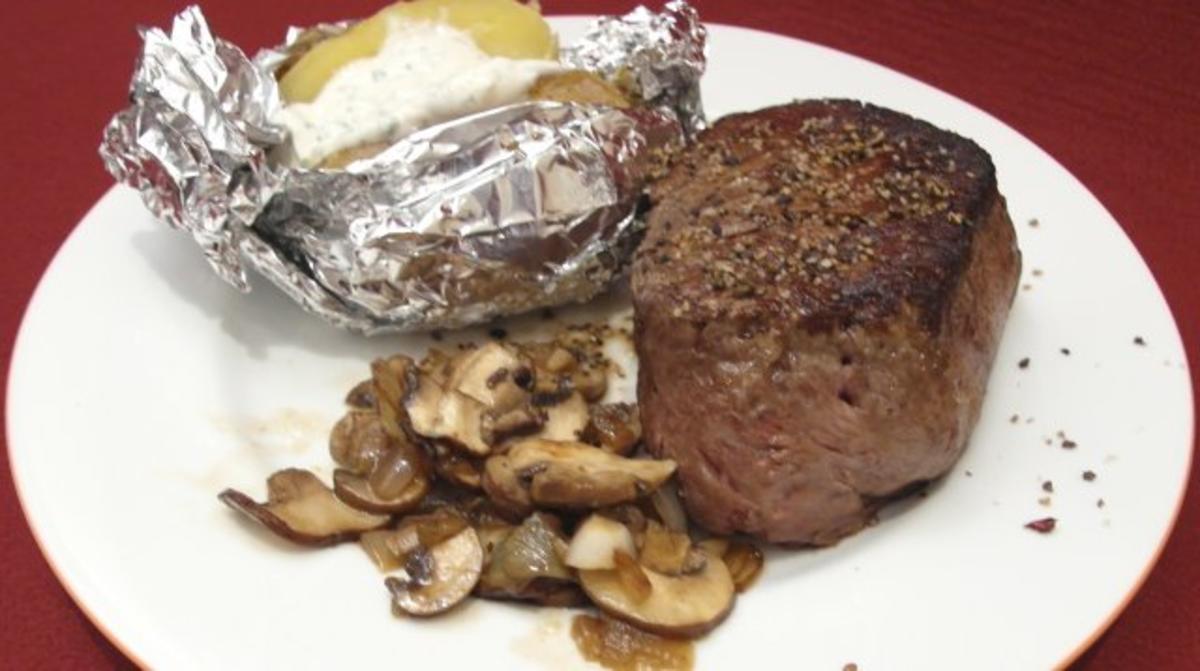 Bilder für Minnesota Prime Rib mit Champignons und Ofenkartoffeln mit Sourcream - Rezept