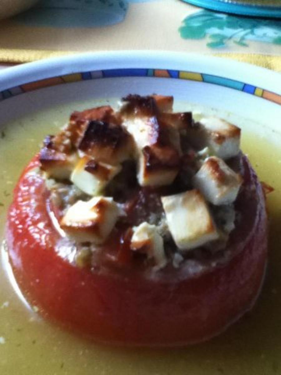 Gefüllte Tomaten mit Hackfleisch und Fetakäse - Rezept - kochbar.de