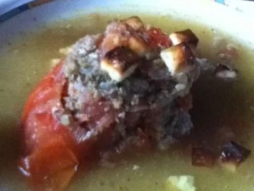 Rezept: Gefüllte Tomaten mit Hackfleisch und Fetakäse Bild Nr. 2 Gefüllte Tomaten mit Hackfleisch und Fetakäse - Rezept - Bild Nr. 2