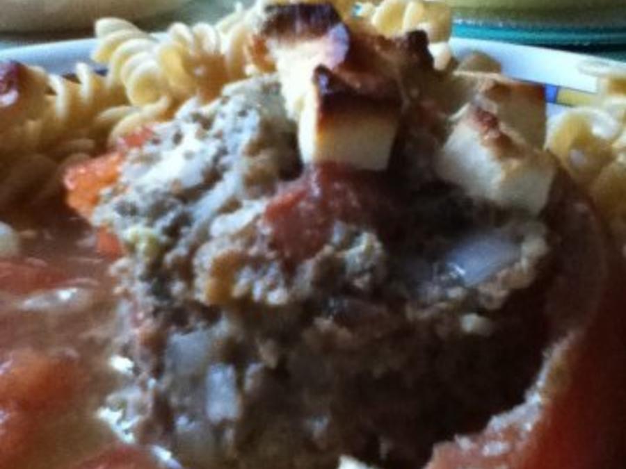 Gefüllte Tomaten mit Hackfleisch und Fetakäse - einfach - von MissAnnett