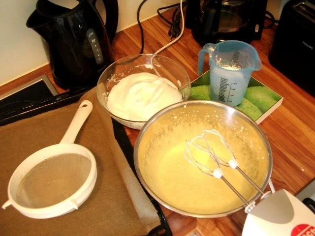 Rezept: Himbeer-Sahne-Biskuit-Rolle Bild Nr. 2 Himbeer-Sahne-Biskuit-Rolle - Rezept - Bild Nr. 2