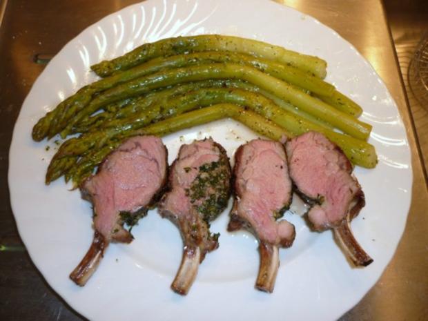 Lamm Krone und grüner Spargel Rezept kochbar.de
