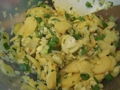 Rezept: Sommerlicher Kartoffelsalat Bild Nr. 3 Sommerlicher Kartoffelsalat - Rezept - Bild Nr. 3