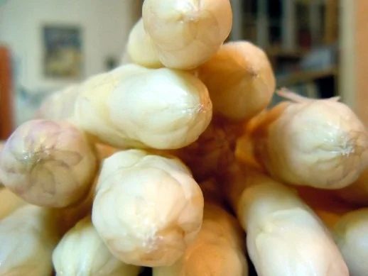 Basilikum-Petersilien-Sauce auf Ofenspargel - Rezept - Bild Nr. 2