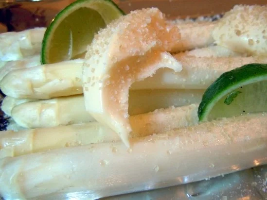 Basilikum-Petersilien-Sauce auf Ofenspargel - Rezept - Bild Nr. 3