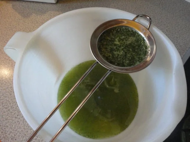 Zitronenmelissen-Eis - ohne Eismaschine - Rezept - Bild Nr. 5