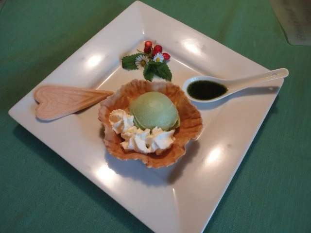 Zitronenmelissen-Eis - ohne Eismaschine - Rezept - Bild Nr. 12