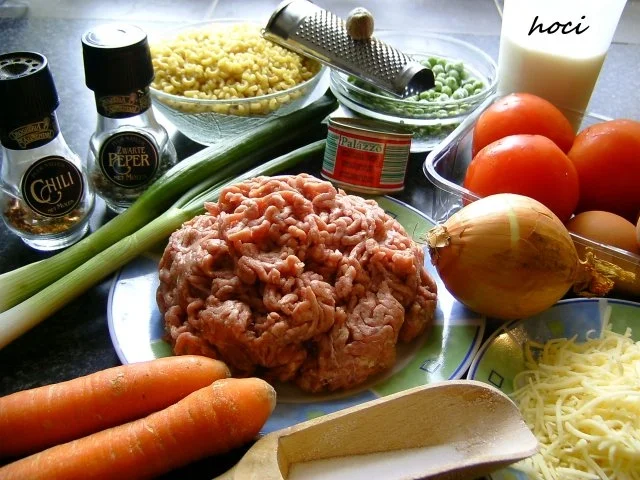 GEHAKT - MACCARONI -TAART - Rezept - Bild Nr. 2