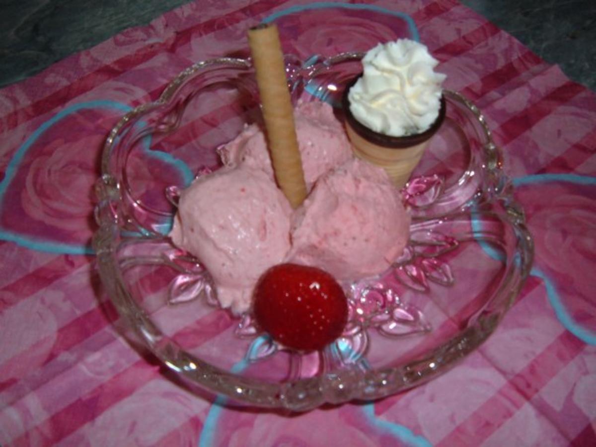 Eis : Erdbeer Banane - schnell & einfach - von SCHNEEROSE Eis : Erdbeer Banane - schnell & einfach - von SCHNEEROSE