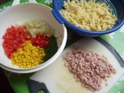 Nudelsalat - rot - gelb - grün - Rezept