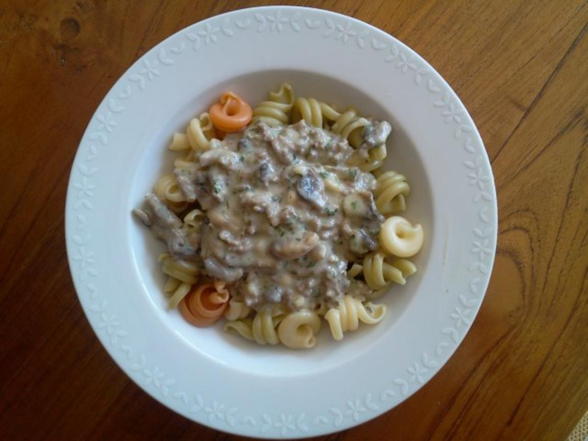 Bilder für PILZ-HACKFLEISCH PFANNE AUF TROTTOLE TRICOLORE - Rezept