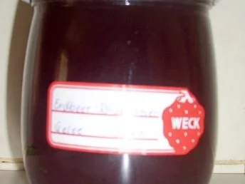 Rezept: Einmachen: Erdbeer-Rhabarber-Gelee Bild Nr. 4 Einmachen: Erdbeer-Rhabarber-Gelee - Rezept - Bild Nr. 4