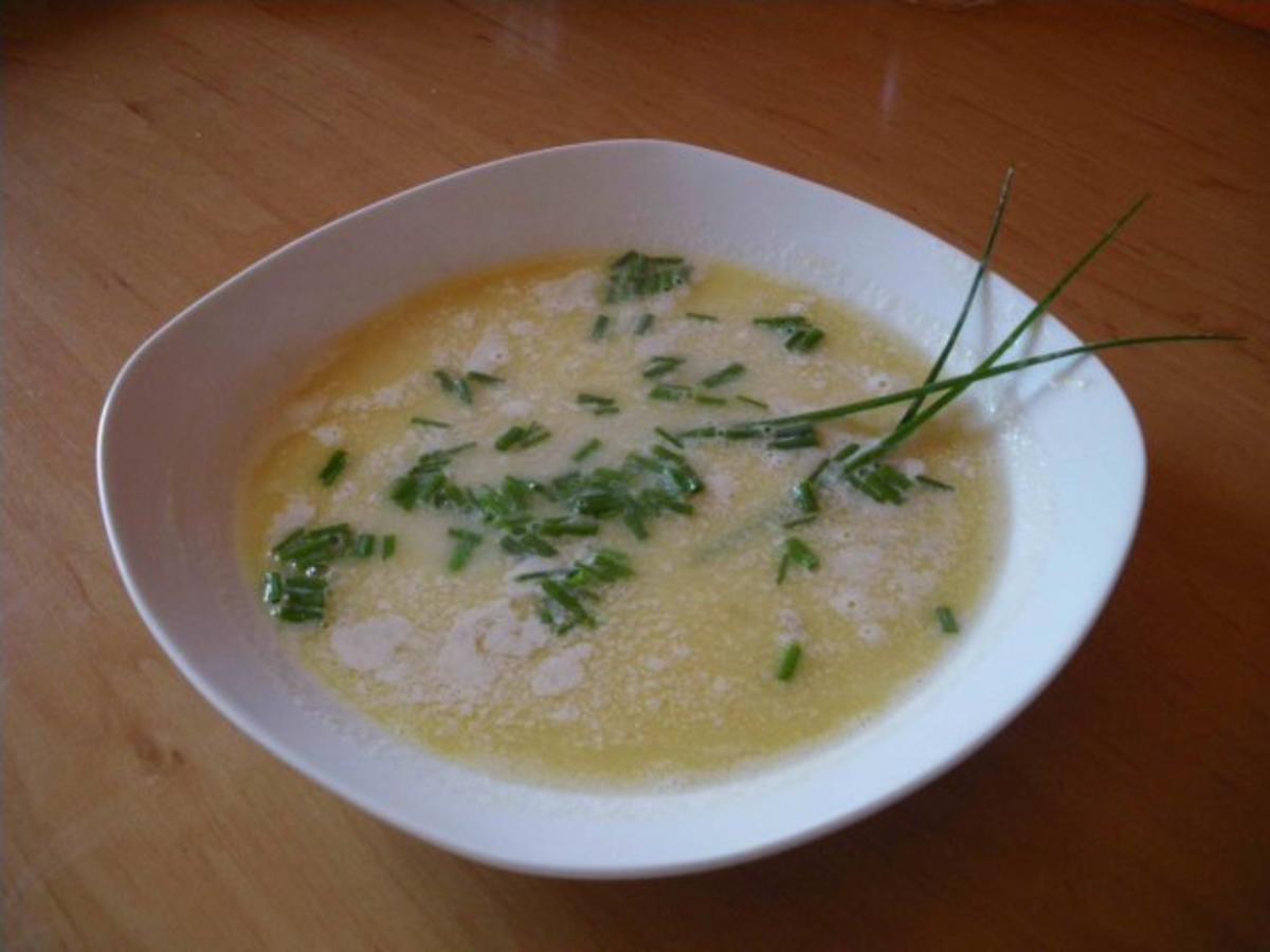 Bilder für Spargelsuppe mit Spargelreste und Milch - Rezept