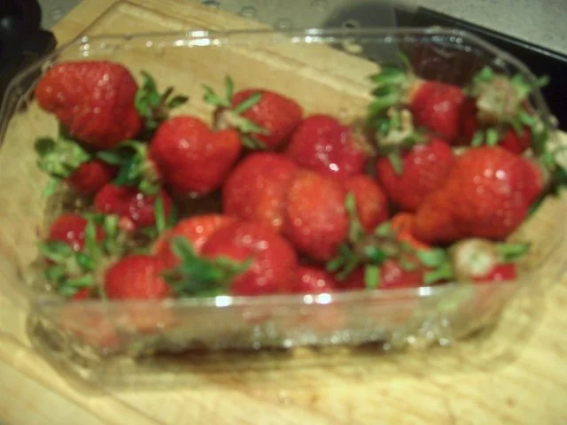 Rezept: Beschwipste Ananas-Erdbeermarmelade Bild Nr. 2 Beschwipste Ananas-Erdbeermarmelade - Rezept - Bild Nr. 2